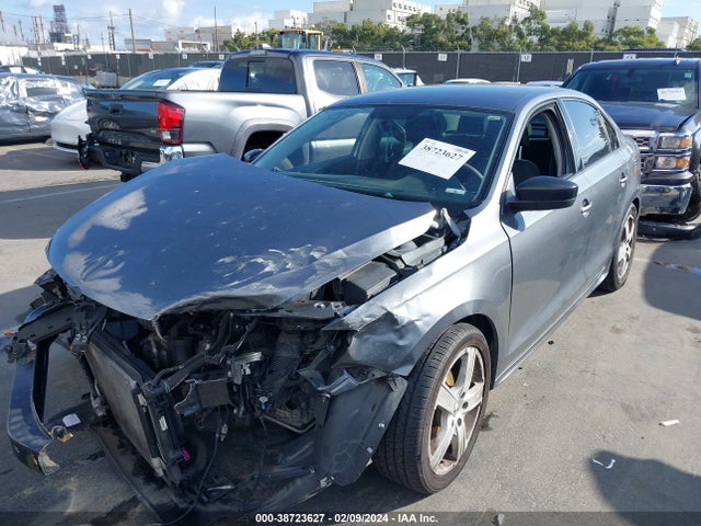 3VW2K7AJ5EM228306 Volkswagen Jetta 2.0l S