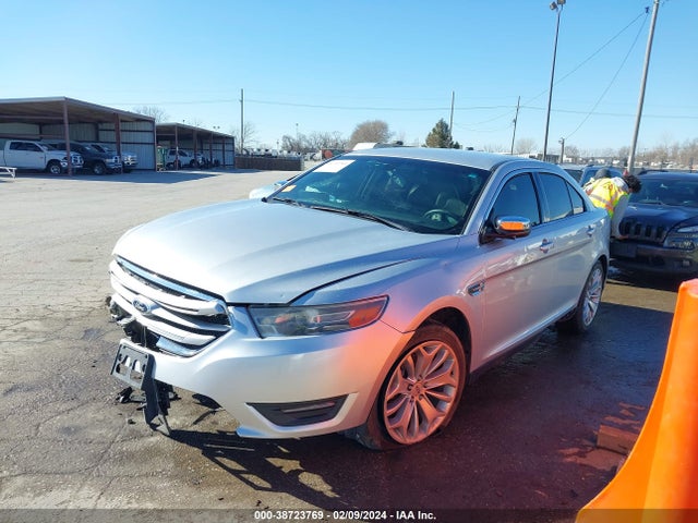 Ford Taurus Limited 2015 1FAHP2F82FG170924 Image 2