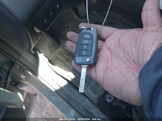 5NTJADAE3NH022539 Hyundai Santa Cruz Se