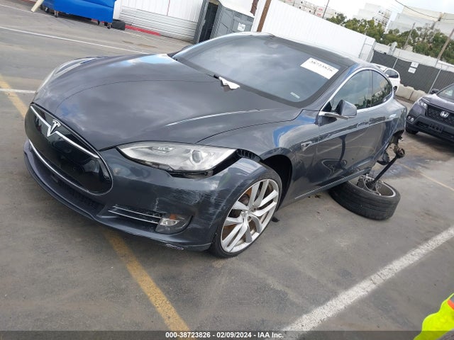 Tesla Model S 60/70/75/85 2016 5YJSA1E18GF132609 Image 2