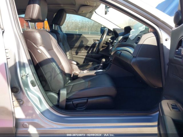 19UDE2F43JA005621 Acura Ilx Special Edition
