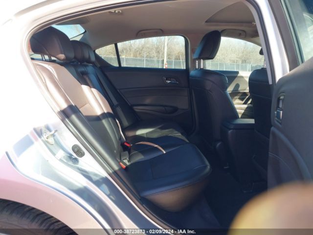 19UDE2F43JA005621 Acura Ilx Special Edition