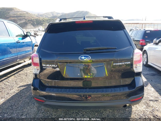 Subaru Forester 2.5i Premium 2017 JF2SJAECXHH403268 Image 16