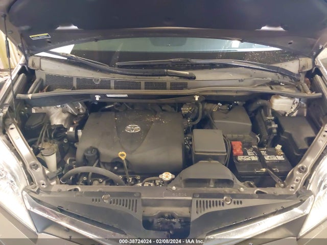 Toyota Sienna Le 8 Passenger 2019 5TDKZ3DC3KS008002 Image 10
