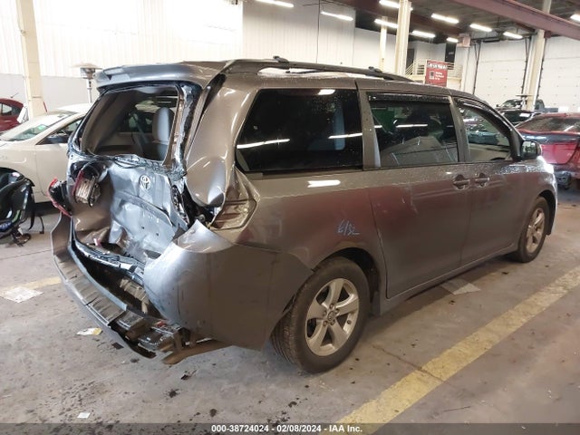 Toyota Sienna Le 8 Passenger 2019 5TDKZ3DC3KS008002 Image 4