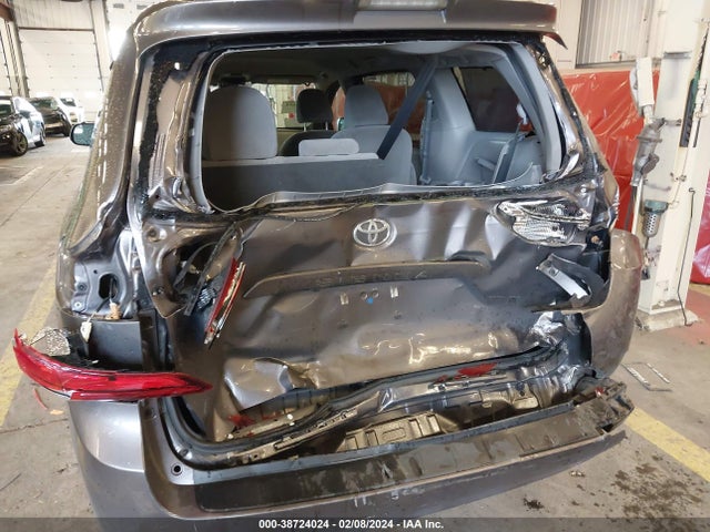 Toyota Sienna Le 8 Passenger 2019 5TDKZ3DC3KS008002 Image 6