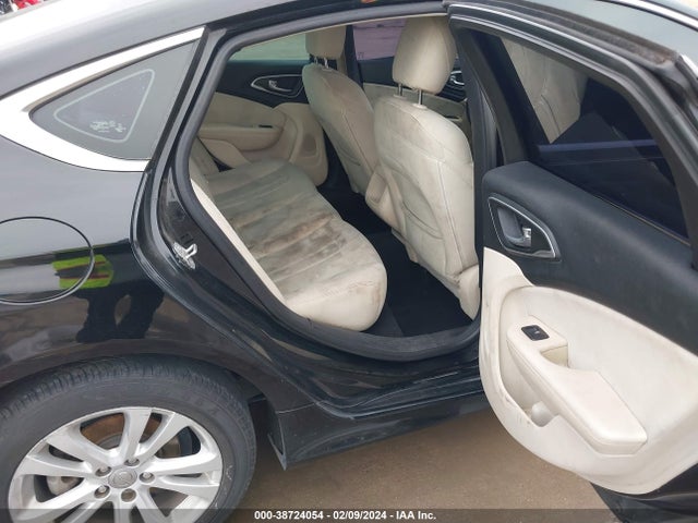 Chrysler 200 Limited 2015 1C3CCCABXFN535729 Image 8