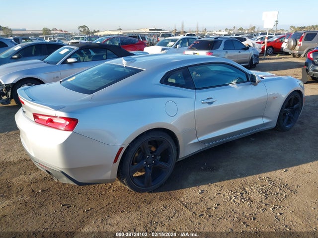 Chevrolet Camaro 2lt 2018 1G1FD1RS5J0170079 Image 4