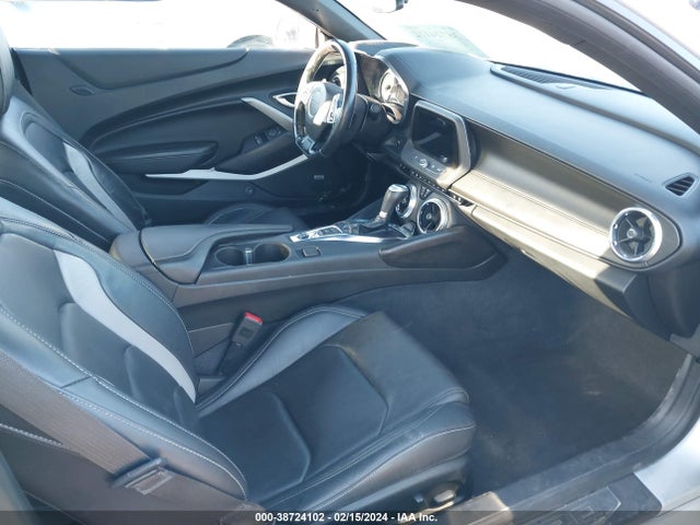Chevrolet Camaro 2lt 2018 1G1FD1RS5J0170079 Image 5