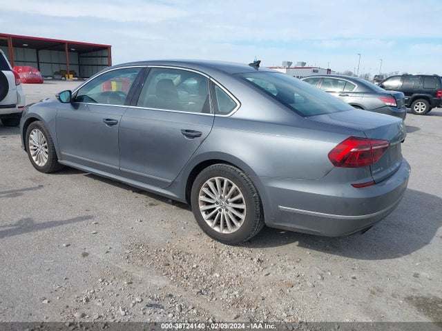 2017 Volkswagen Passat 1.8t Se მანქანა იყიდება აუქციონზე, vin: 1VWBT7A32HC014135, აუქციონის ნომერი: 38724140