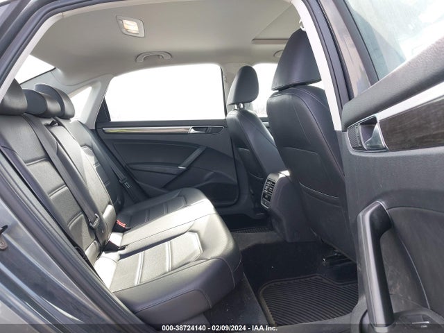 2017 Volkswagen Passat 1.8t Se მანქანა იყიდება აუქციონზე, vin: 1VWBT7A32HC014135, აუქციონის ნომერი: 38724140