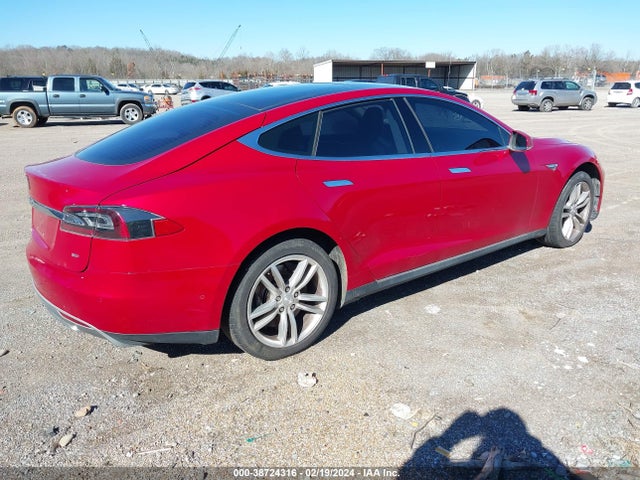 5YJSA1H1XEFP55545 Tesla Model S P85
