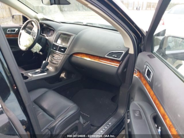 2LMHJ5FK2HBL01174 Lincoln MKT