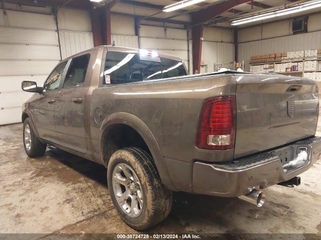 RAM 1500 Laramie  4x4 5'7 Box 2018 1C6RR7NT9JS153336 Image 3