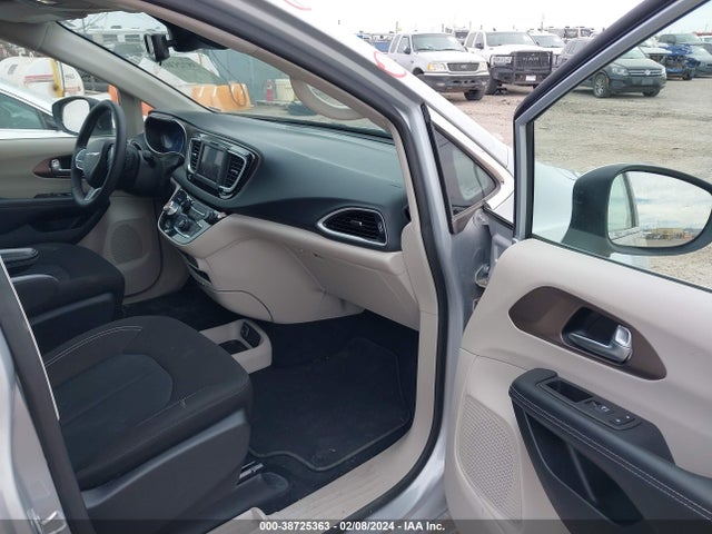 2C4RC1CG9PR516113 Chrysler Voyager Lx