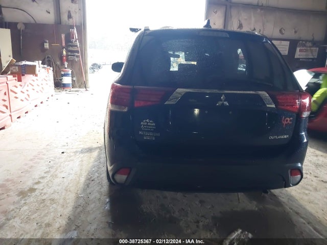 Mitsubishi Outlander Le 2018 JA4AD3A34JZ030841 Image 16