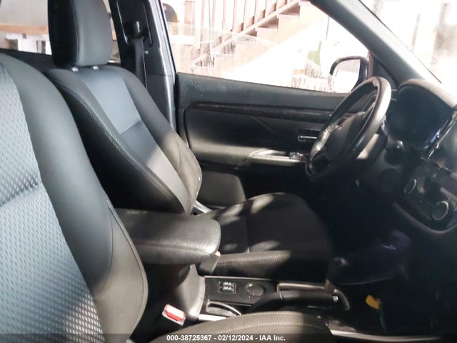 Mitsubishi Outlander Le 2018 JA4AD3A34JZ030841 Image 5
