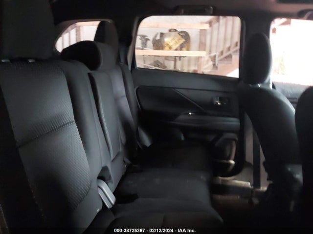 Mitsubishi Outlander Le 2018 JA4AD3A34JZ030841 Image 8
