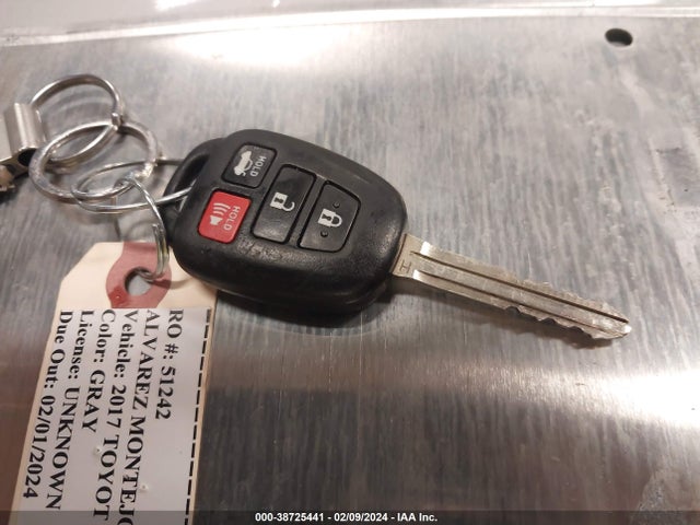 Toyota COROLLA LE 2017 5YFBURHE3HP571615 Image 11