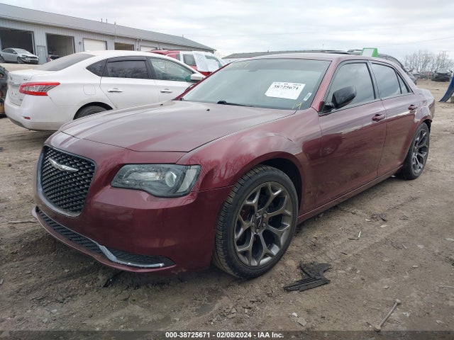 Chrysler 300 Touring 2018 2C3CCAAG4JH152628 Image 2