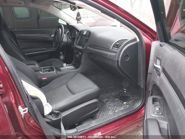 Chrysler 300 Touring 2018 2C3CCAAG4JH152628 Image 5