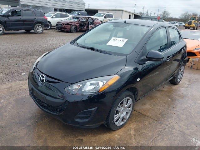 Mazda Mazda2 Sport 2014 JM1DE1KZ5E0188820 Image 2