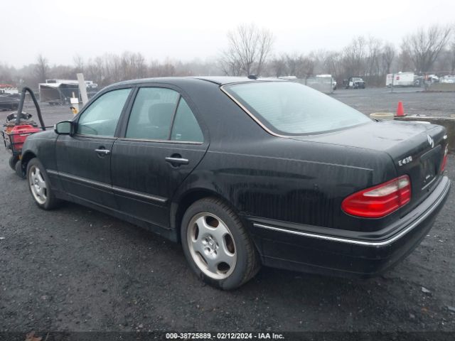 2002 MERCEDES-BENZ E-CLASS WDBJF83J22X062790 Photo 2