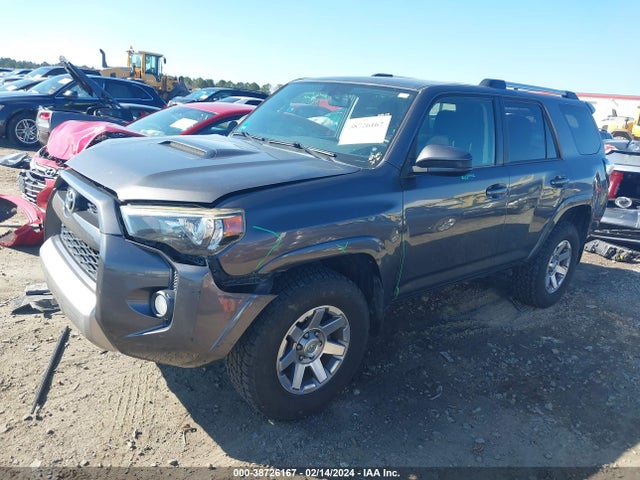 Toyota 4runner Trail 2014 JTEBU5JR1E5167951 Image 2