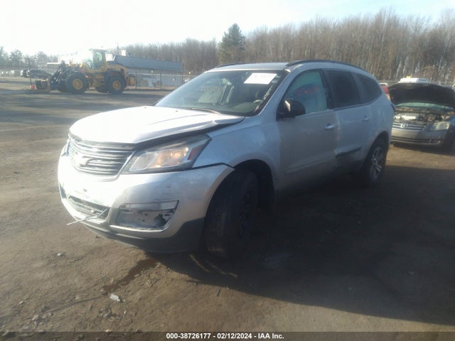 Chevrolet Traverse Ls 2015 1GNKRFED0FJ368136 Image 2