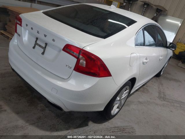 YV126MFB9F2316267 Volvo S60 T5 Premier