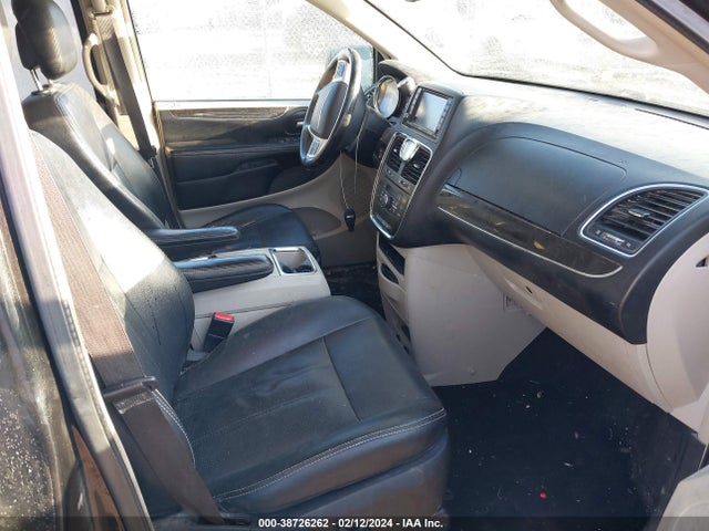 2C4RC1CG5GR128196 Chrysler Town & Country Touring-l Anniversary Edition