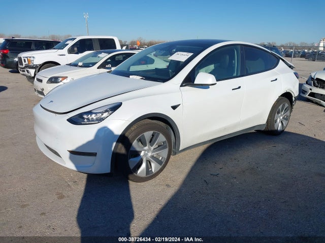 Tesla Model Y 2023 7SAYGDEE2PA090449 Image 2