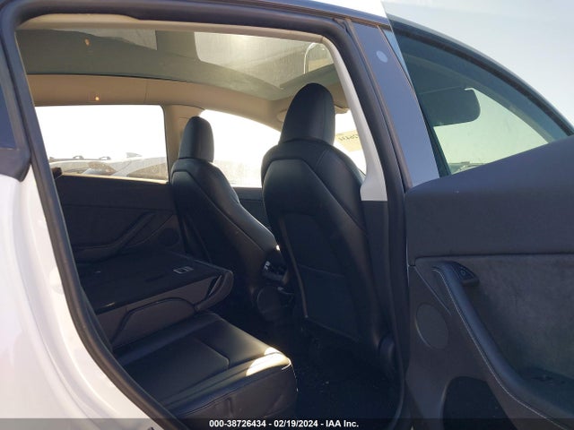 Tesla Model Y 2023 7SAYGDEE2PA090449 Image 8