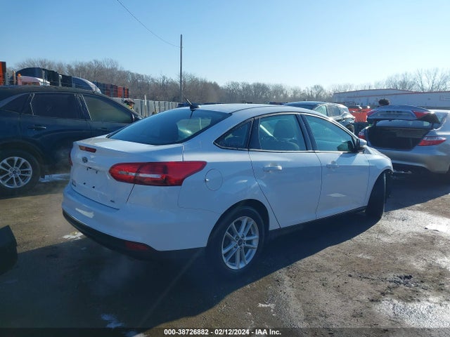 Ford FOCUS SE 2016 1FADP3F20GL322031 Image 4