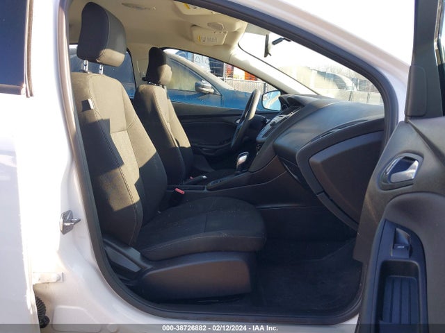 Ford FOCUS SE 2016 1FADP3F20GL322031 Image 5