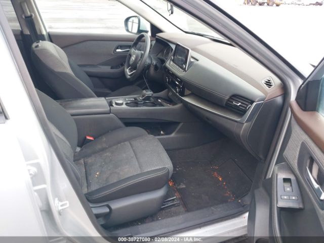 5N1BT3BB3NC690828 Nissan Rogue Sv Intelligent Awd