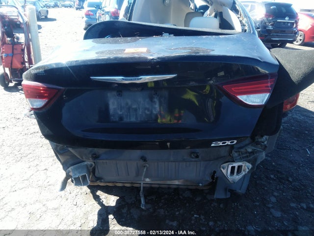 Chrysler 200 Limited Platinum 2017 1C3CCCAB5HN504570 Image 15