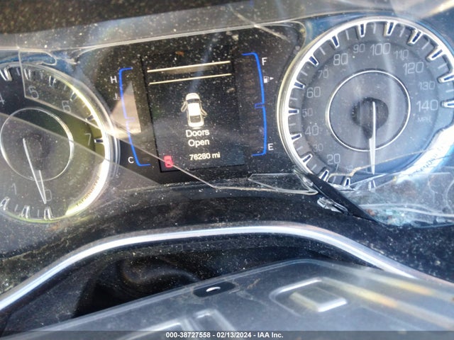 Chrysler 200 Limited Platinum 2017 1C3CCCAB5HN504570 Image 7