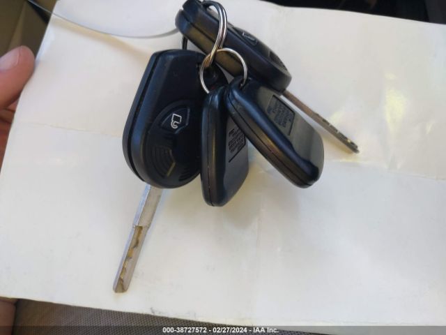 1FMCU9G99HUA22458 Ford ESCAPE SE