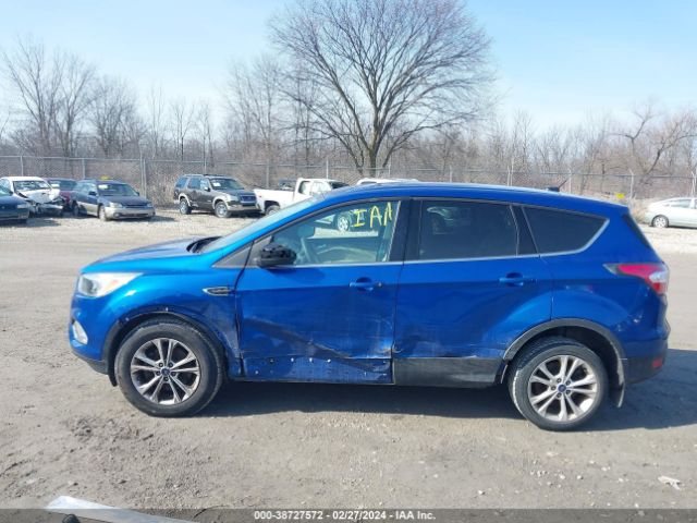 1FMCU9G99HUA22458 Ford ESCAPE SE