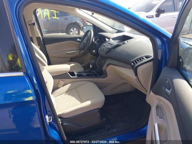 1FMCU9G99HUA22458 Ford ESCAPE SE