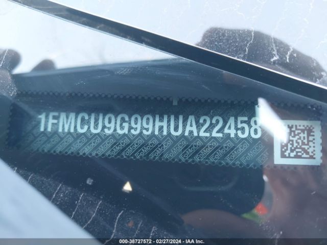 1FMCU9G99HUA22458 Ford ESCAPE SE