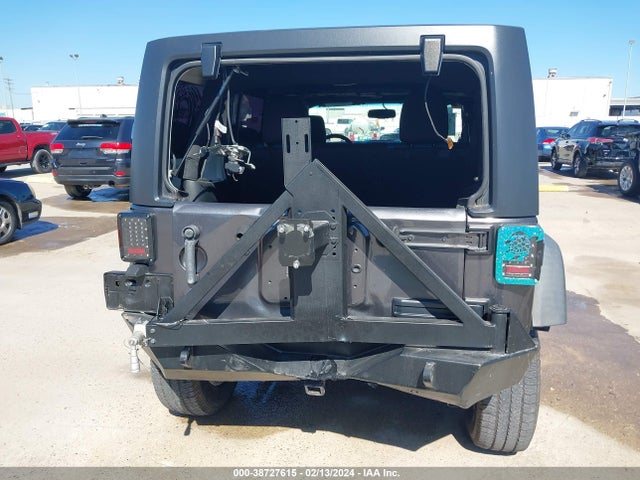 1C4BJWDG5JL822566 Jeep Wrangler Jk Unlimited Sport S 4x4