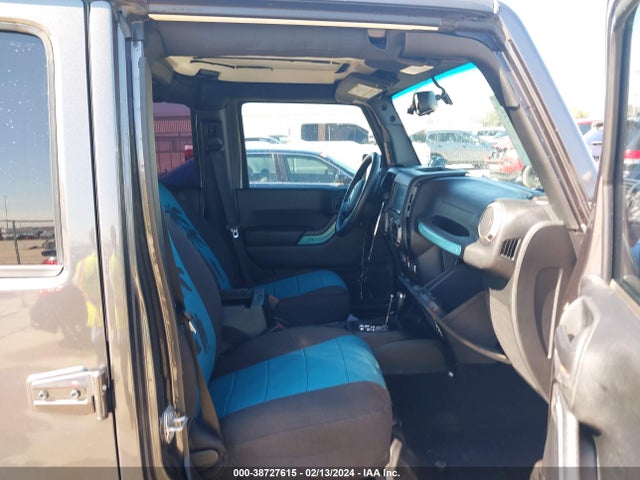 1C4BJWDG5JL822566 Jeep Wrangler Jk Unlimited Sport S 4x4