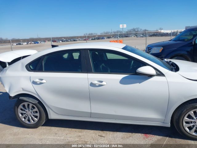3KPF24AD4KE008335 KIA FORTE FE