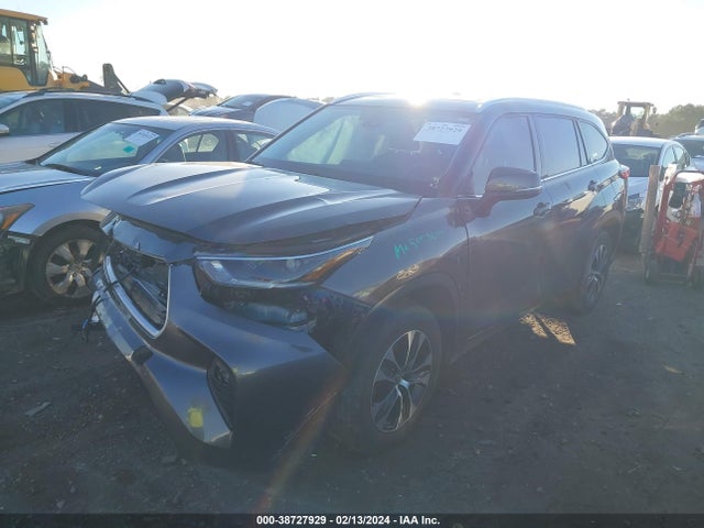 Toyota Highlander Xle 2021 5TDGZRAH9MS535912 Image 2