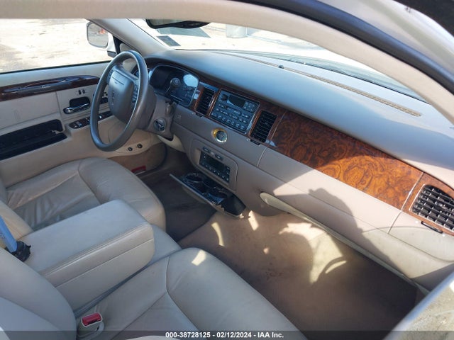 1999 LINCOLN TOWN CAR CARTIER VIN: 1LNHM83W3XY632343