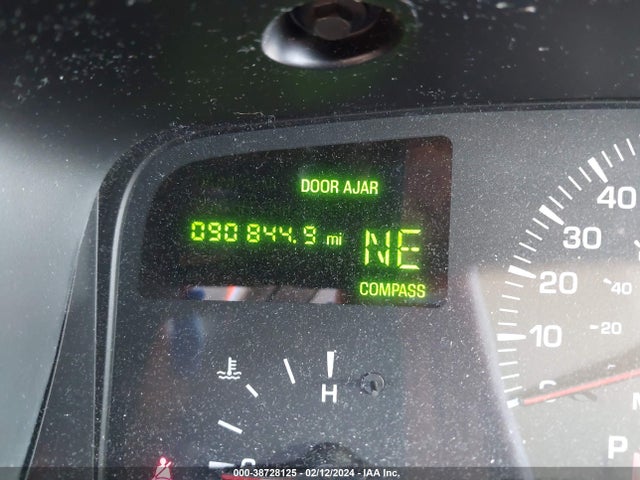 1999 LINCOLN TOWN CAR CARTIER VIN: 1LNHM83W3XY632343