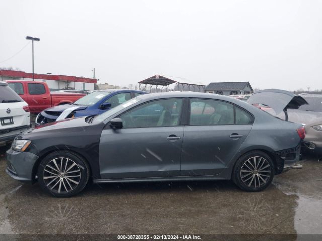 3VWD17AJ1GM330393 Volkswagen Jetta 1.8t Sport
