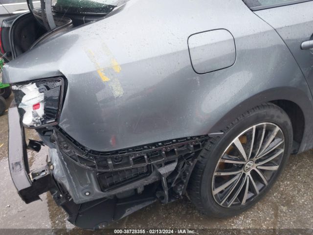 3VWD17AJ1GM330393 Volkswagen Jetta 1.8t Sport